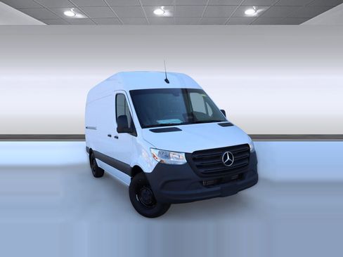 Used 2025 Mercedes-Benz Sprinter 2500 image 22