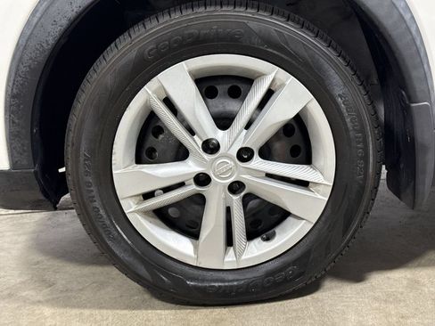 Used 2018 Nissan Kicks S FWD image 26