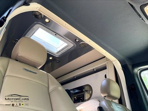 Used 2023 Mercedes-Benz Sprinter 4500 image 17