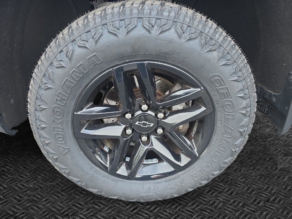 Used 2020 Chevrolet Silverado 1500 Custom Trail Boss w/ Custom Convenience Package AWD/4WD image 11