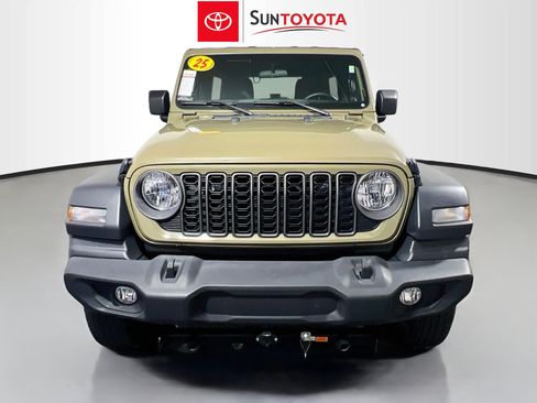 Used 2025 Jeep Wrangler Unlimited Sport AWD/4WD image 10
