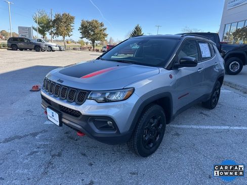 Used 2023 Jeep Compass Trailhawk image 12