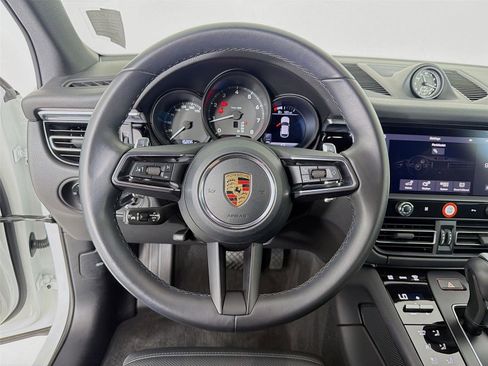 Used 2023 Porsche Macan AWD/4WD image 11