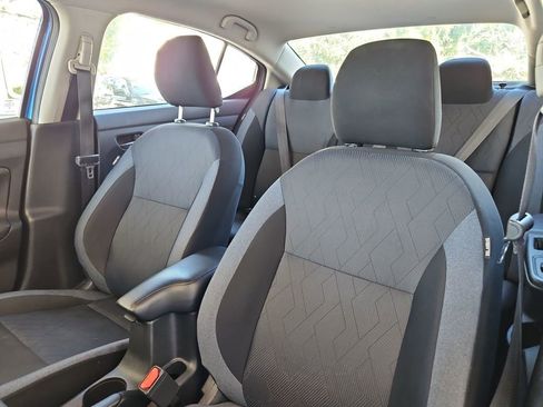 Used 2023 Nissan Versa SV image 21