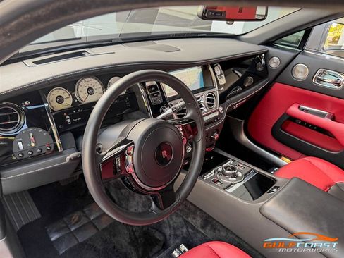 Used 2018 Rolls-Royce Wraith RWD image 31