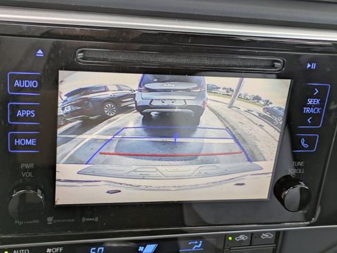 Used 2018 Toyota Corolla SE w/ SE Premium Package FWD image 21