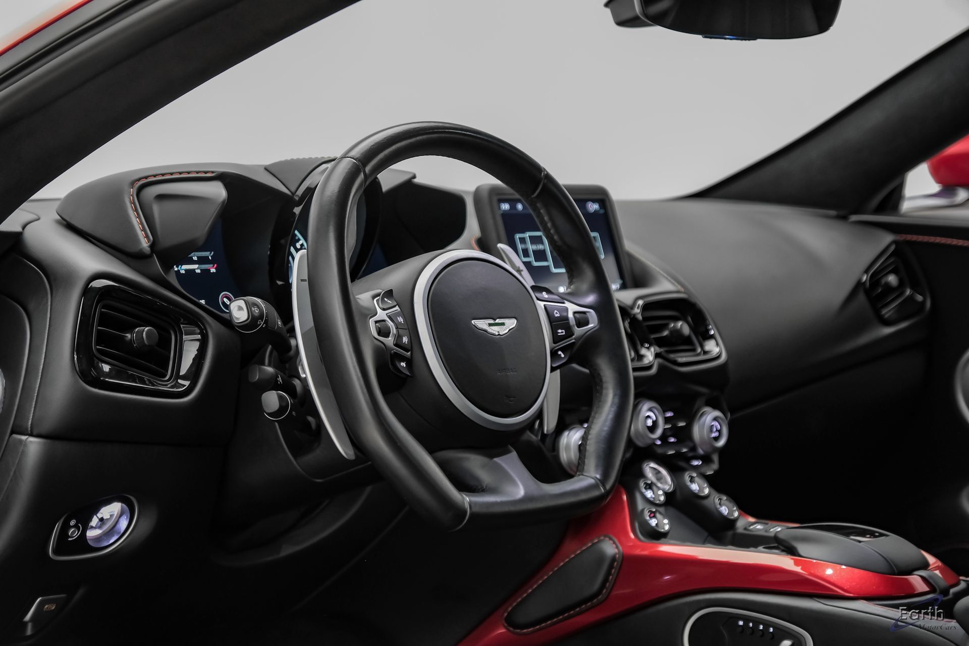 Used 2019 Aston Martin V8 Vantage Coupe RWD image 46