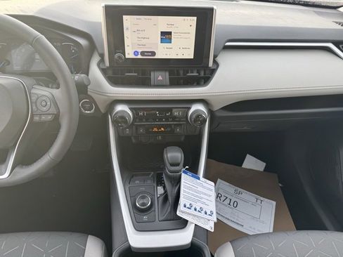 Used 2025 Toyota RAV4 XLE image 2