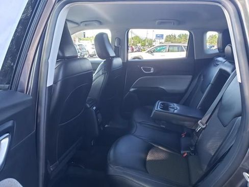Used 2022 Jeep Compass Latitude AWD/4WD image 12