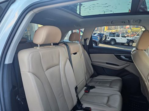 Used 2020 Audi Q7 3.0T Premium image 14