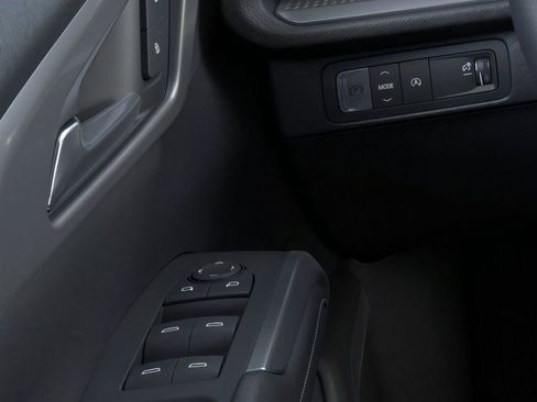 New 2026 Chevrolet Traverse LT w/ Sun and Wheel Package FWD image 22