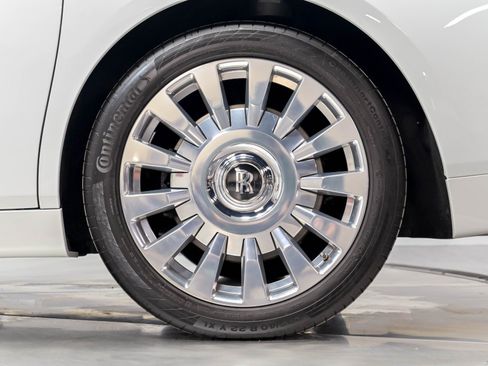 Used 2022 Rolls-Royce Phantom Sedan w/ The Phantom Package RWD image 60
