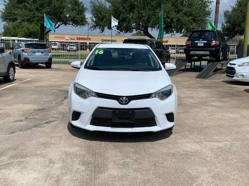 Used 2016 Toyota Corolla L FWD image 2