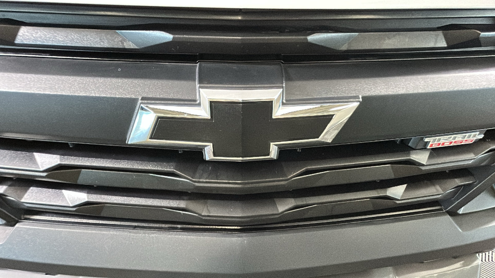 Used 2024 Chevrolet Colorado Trail Boss w/ Advanced Trailering Package AWD/4WD image 9