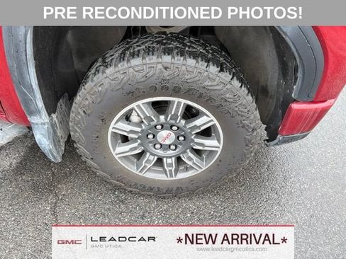 Used 2024 GMC Sierra 1500 AT4 w/ Technology Package AWD/4WD image 9