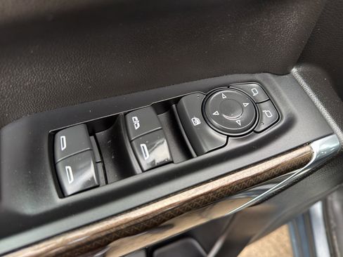 Used 2022 Chevrolet Silverado 1500 LT image 13