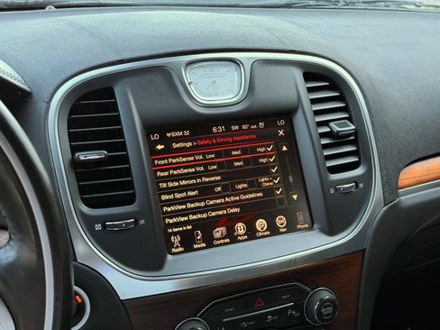 Used 2015 Chrysler 300 C Platinum w/ Harman/Kardon Audio Group RWD image 37