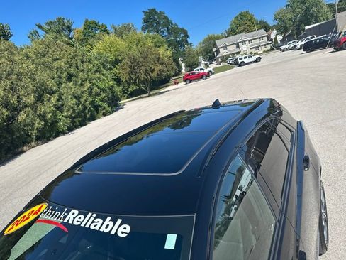 Used 2024 Cadillac XT5 Sportv w/ Technology Package AWD/4WD image 35