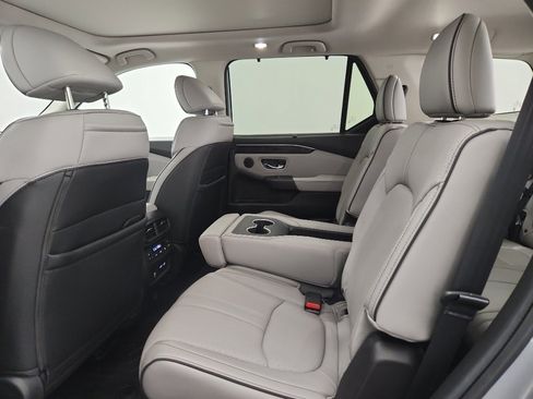 Used 2023 Honda Pilot Elite image 31