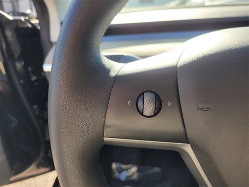 Used 2023 Tesla Model 3 Standard Range image 27