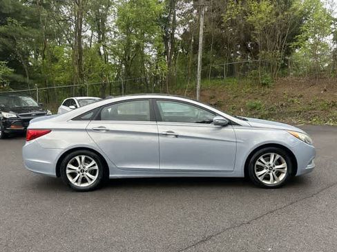 Used 2012 Hyundai Sonata Limited w/ Navigation Pkg FWD image 3
