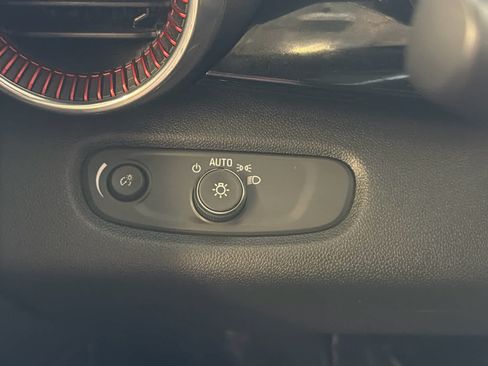 Used 2024 Chevrolet Trax RS FWD image 40