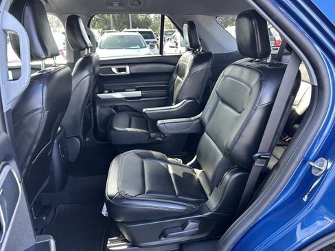 Used 2022 Ford Explorer XLT w/ Equipment Group 202A image 15