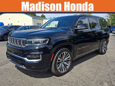 Used 2024 Jeep Grand Wagoneer Series III w/ HD Trailer Tow Package AWD/4WD image 1