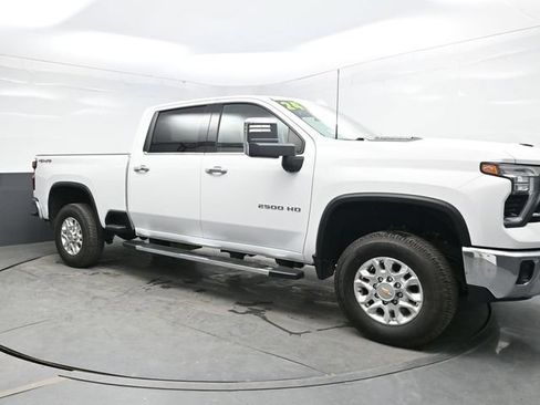 Used 2024 Chevrolet Silverado 2500 LTZ AWD/4WD image 6