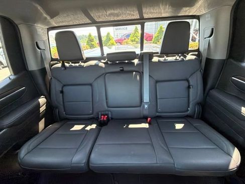 Used 2022 GMC Sierra 1500 SLT w/ SLT Premium Plus Package AWD/4WD image 19
