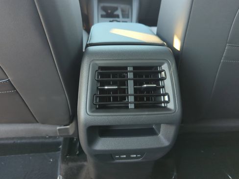 New 2026 Volkswagen Tiguan SE R-Line image 30