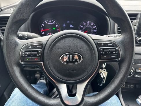 Used 2018 Kia Sportage LX FWD image 17