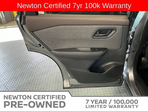 Used 2021 Nissan Rogue S FWD image 34