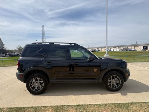 Used 2023 Ford Bronco Sport Badlands image 9