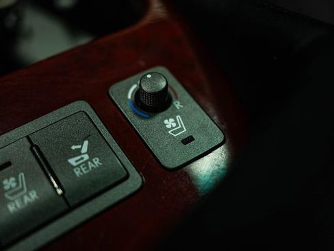 Used 2012 Lexus LS 460 AWD image 23