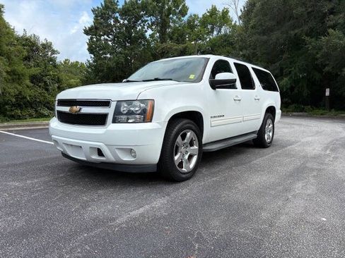Used 2012 Chevrolet Suburban LT image 1
