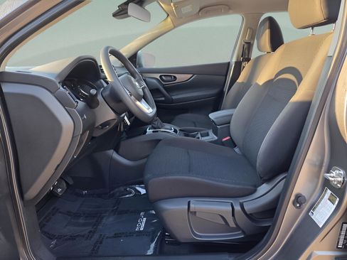 Certified 2021 Nissan Rogue Sport S image 6