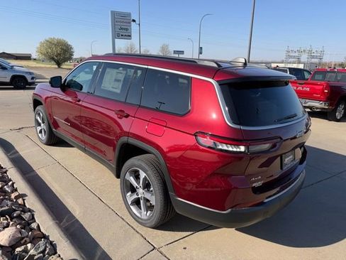 New 2026 Jeep Grand Cherokee L Limited AWD/4WD image 8