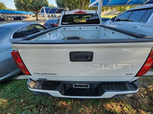 Used 2022 Chevrolet Colorado LT w/ Safety Package RWD image 5