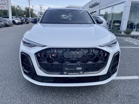 Certified 2025 Audi SQ5 Premium Plus w/ Premium Plus Package AWD/4WD image 2