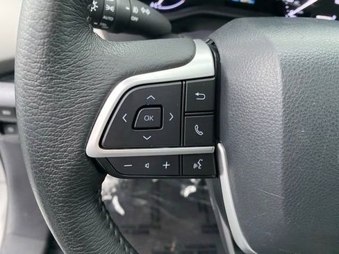 Used 2023 Toyota Sienna XLE image 21