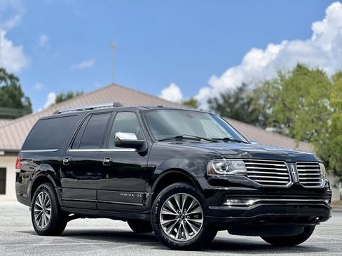 Used 2017 Lincoln Navigator L Select image 3