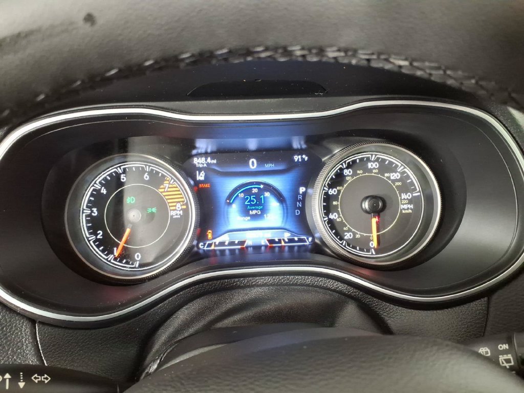 Used 2022 Jeep Cherokee Trailhawk w/ Comfort/Convenience Group AWD/4WD image 19