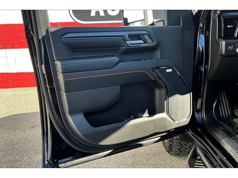 Used 2024 GMC Sierra 2500 AT4 image 19