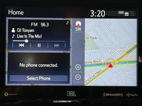 Used 2021 Toyota Highlander XSE FWD image 30