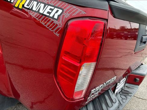 Used 2018 Nissan Frontier Desert Runner RWD image 32