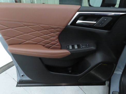 New 2026 Mitsubishi Outlander SEL image 9