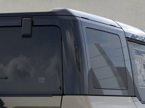 New 2025 Ford Bronco Badlands image 25