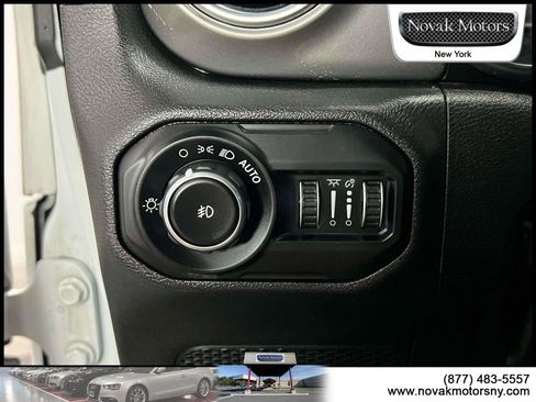 Used 2022 Jeep Wrangler Unlimited Sahara w/ Cold Weather Group image 19