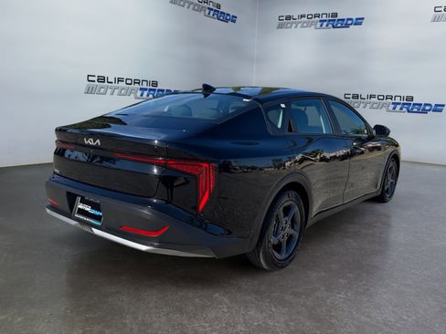 Used 2025 Kia K4 LXS image 5